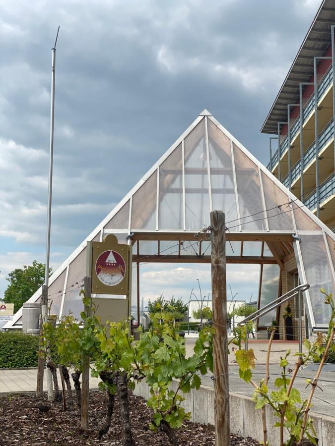 Kurhotel Pyramide Bad Windsheim Exterior foto