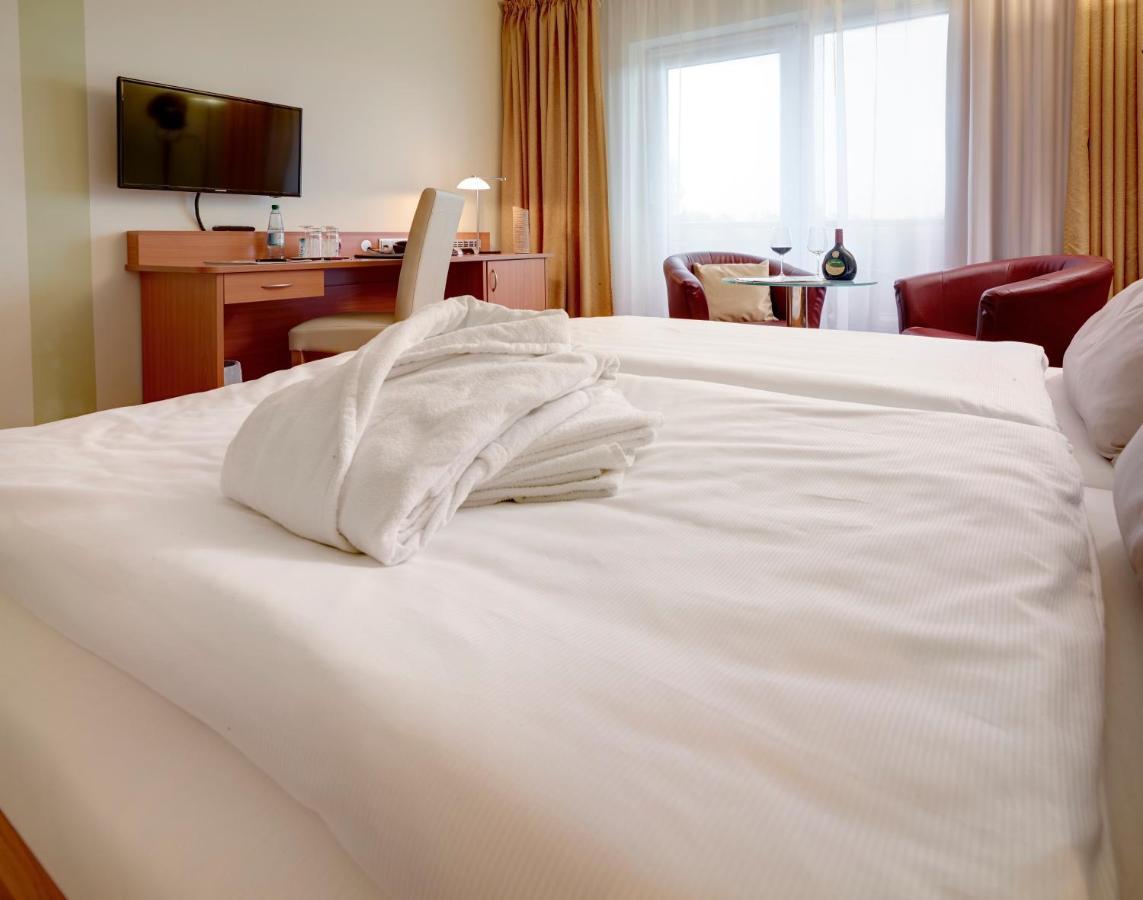 Kurhotel Pyramide Bad Windsheim Exterior foto