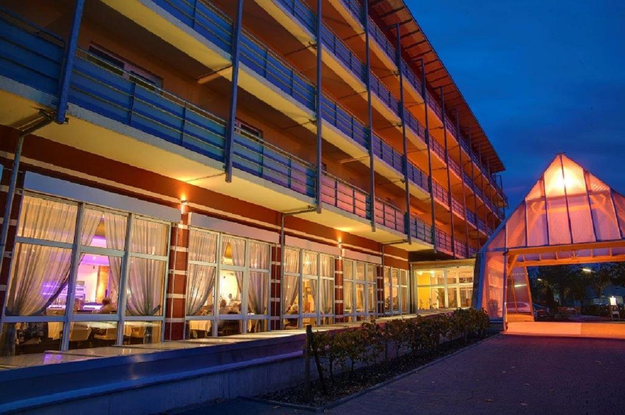 Kurhotel Pyramide Bad Windsheim Exterior foto